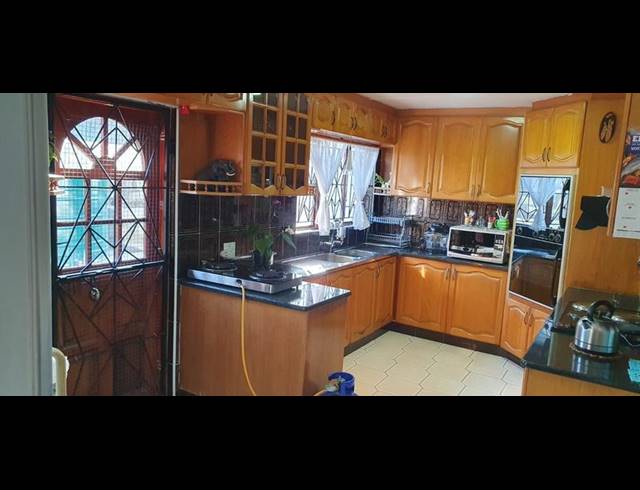 3 BEDROOM HOUSE FOR SALE IN CRAIGIEBURN